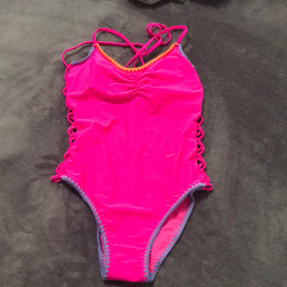 Junior hot pink swimsuit 🩱